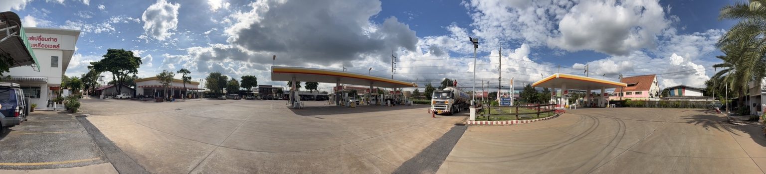 พาโนรามาของสถานีบริการเชลล์ / Panorama of the Shell station
